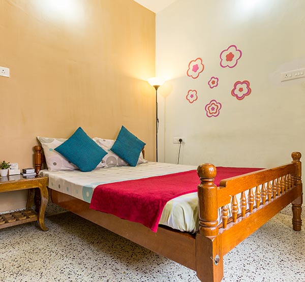 thoms-homestay-delux-room-ac-1